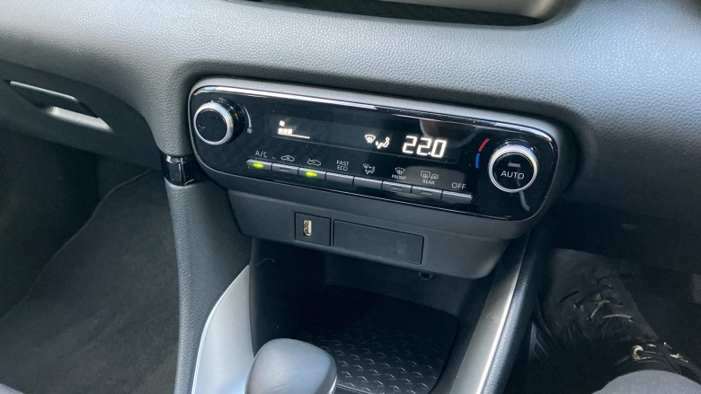 Toyota Yaris 1.5 Hybrid Design 5dr CVT Hybrid Hatchback